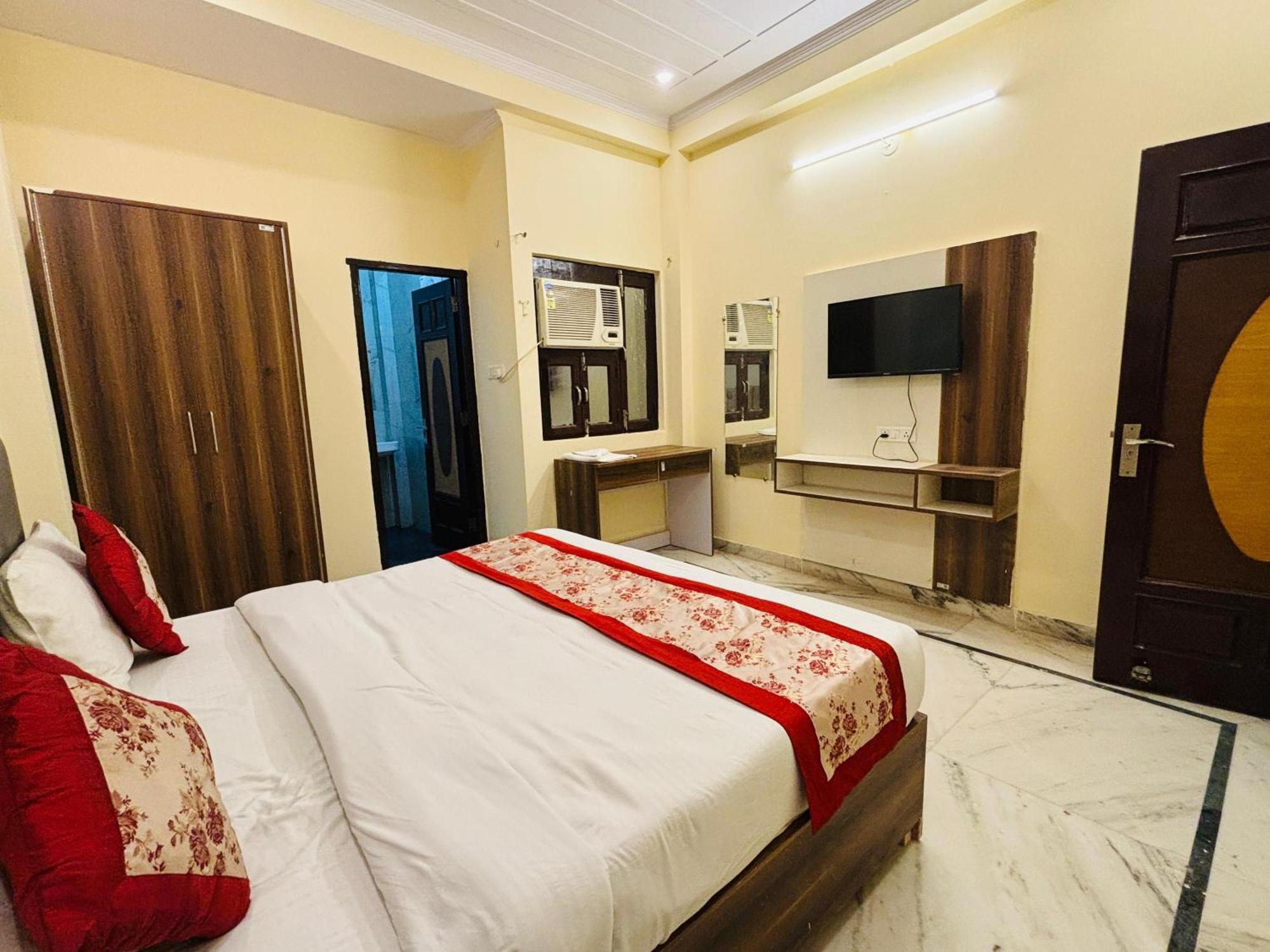 Hotel Vegas Corporate Suites 诺伊达 外观 照片